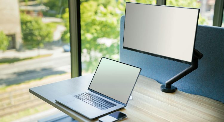 clear screens mockup